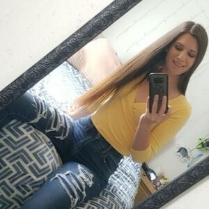 Meet your Posher, Karisa